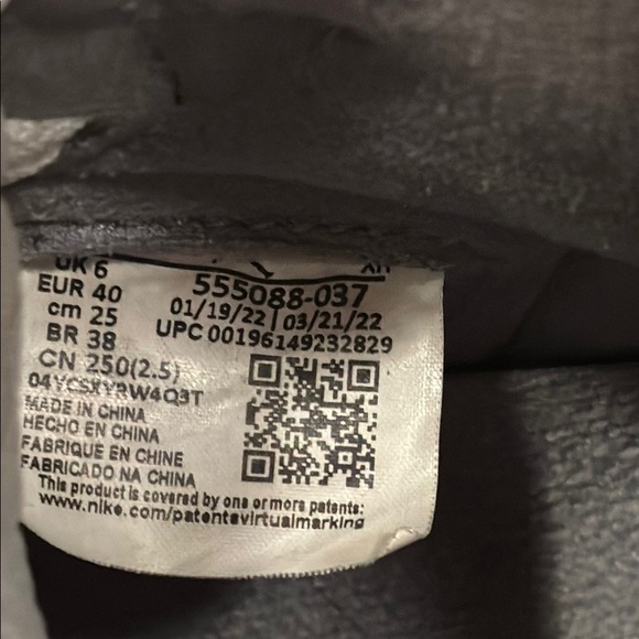 Nike Jordan Men’s Gray and White High-Top Sneakers Size 7 - Picture 6 of 7